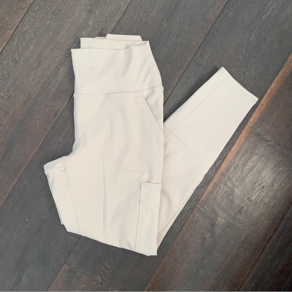 Avalanche Cream High-Waist Leggings with Side Pocket